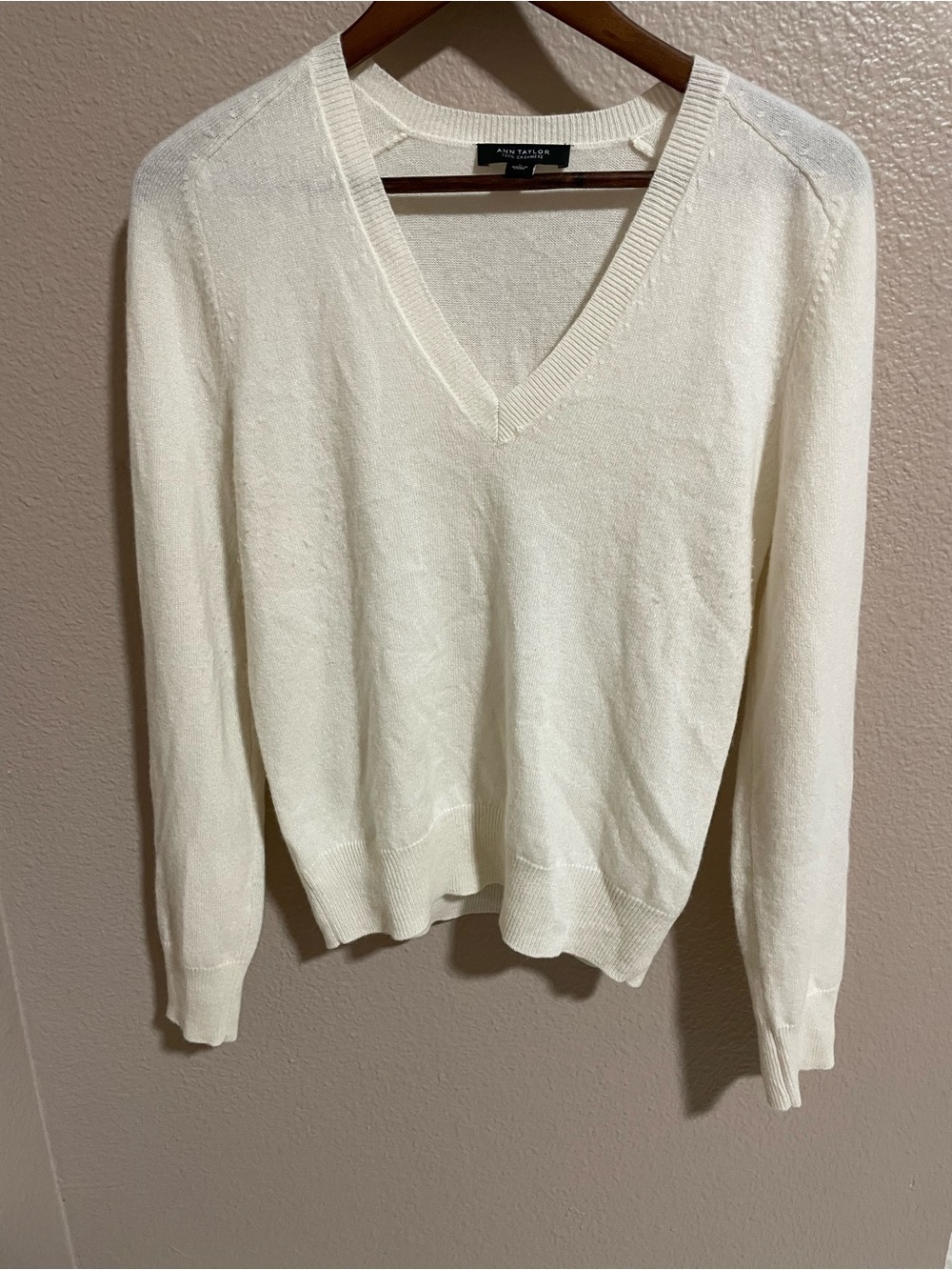 Ann Taylor Cream V-Neck Lightweight cashmere Sweater
